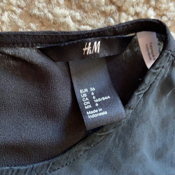 H&M black blouse size 6 - Picture 3 of 3